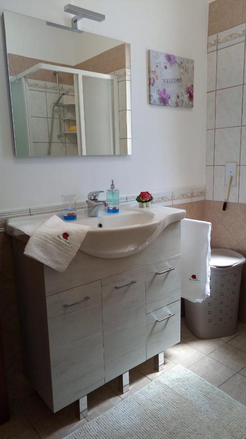 Rosahouse Apartment Лече Екстериор снимка