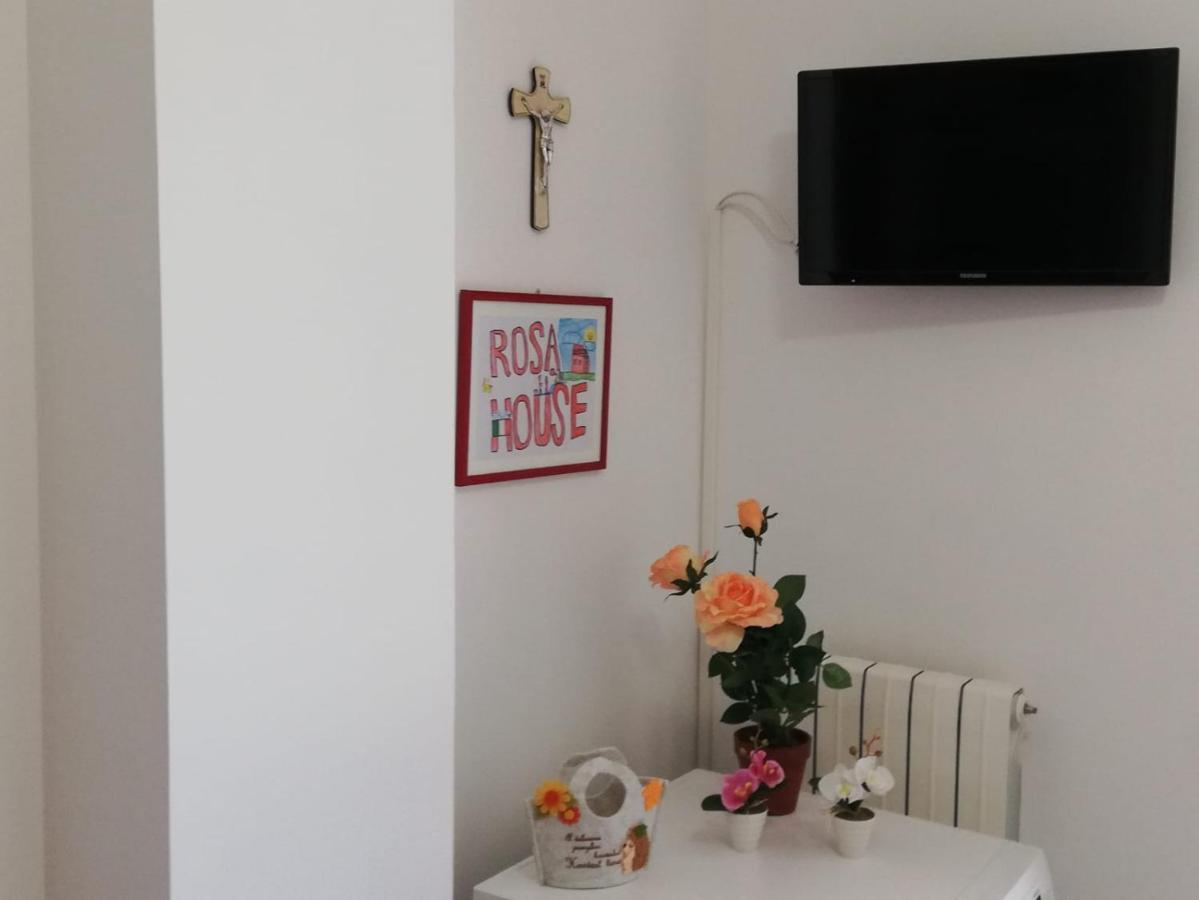 Rosahouse Apartment Лече Екстериор снимка